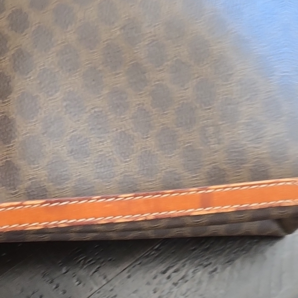 Celine Toiletry - Picture 15 of 16